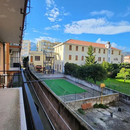 150 Mt From The Sea, Spacious Onebedroom شقة *