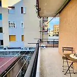 150 Mt From The Sea, Spacious Onebedroom Lejlighed