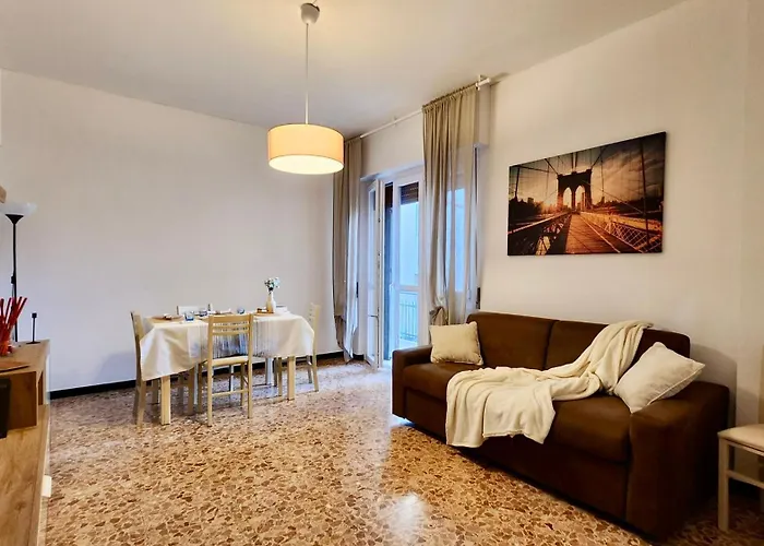 Apartmán 150 Mt From The Sea, Spacious Onebedroom *